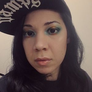 Meet your Posher, Joelle